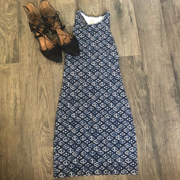 Hollister Dresses & Skirts - Hollister Print Body Con Dress